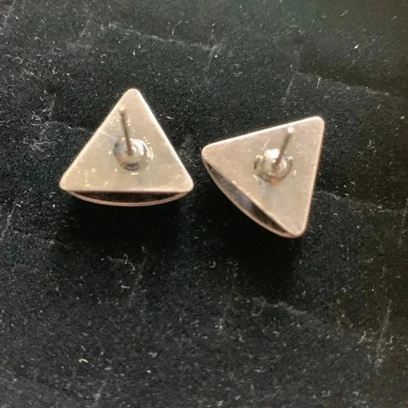 CZ and stainless steel stud post triangle earrings - Picture 4 of 6